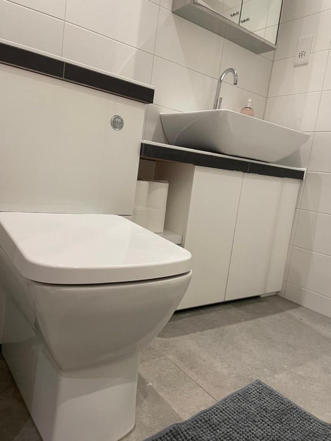 Chic 3 Bedroom Flat With Private Terrace In Holloway Near Finsbury Park London Exterior foto