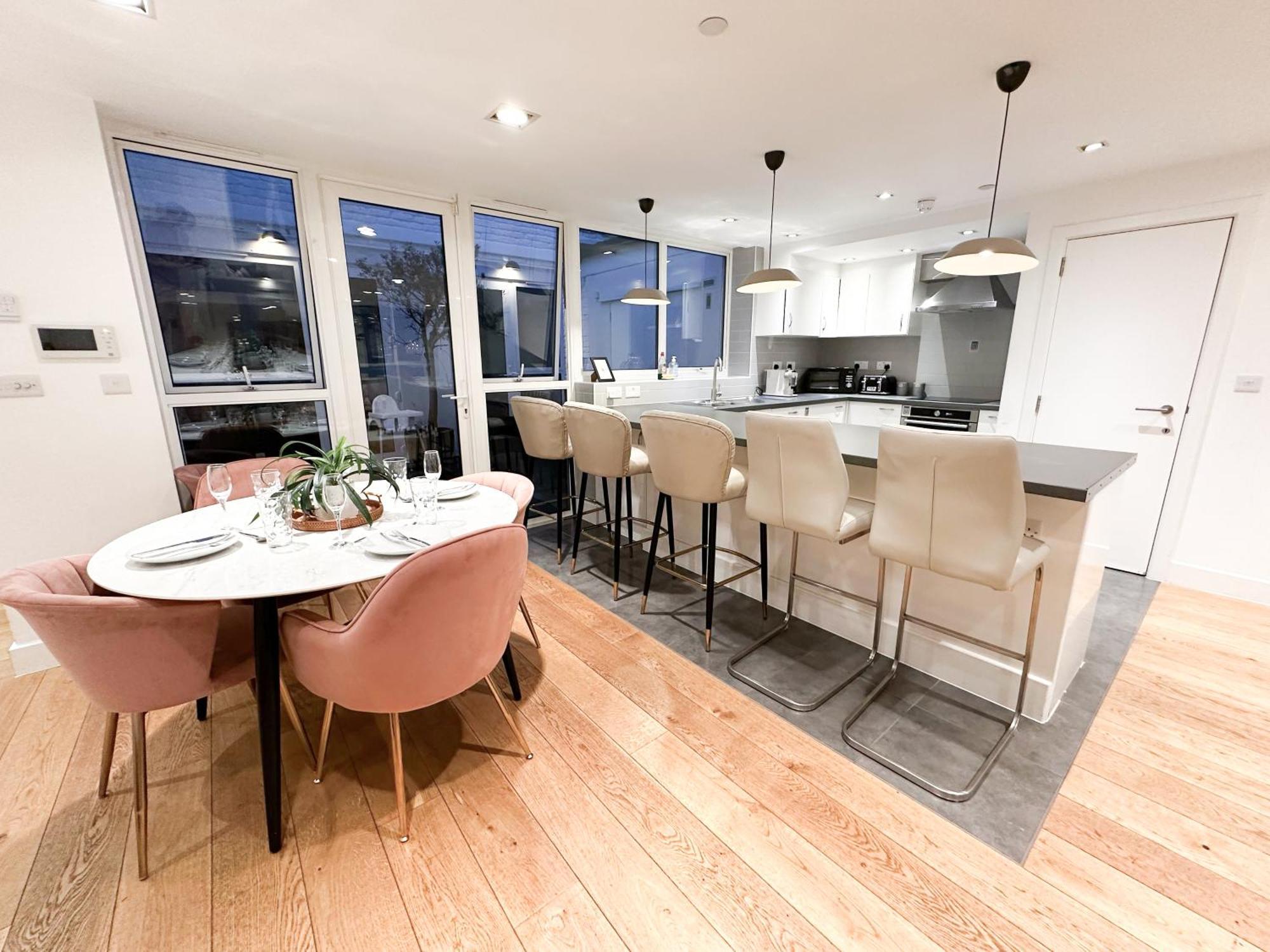 Chic 3 Bedroom Flat With Private Terrace In Holloway Near Finsbury Park London Exterior foto