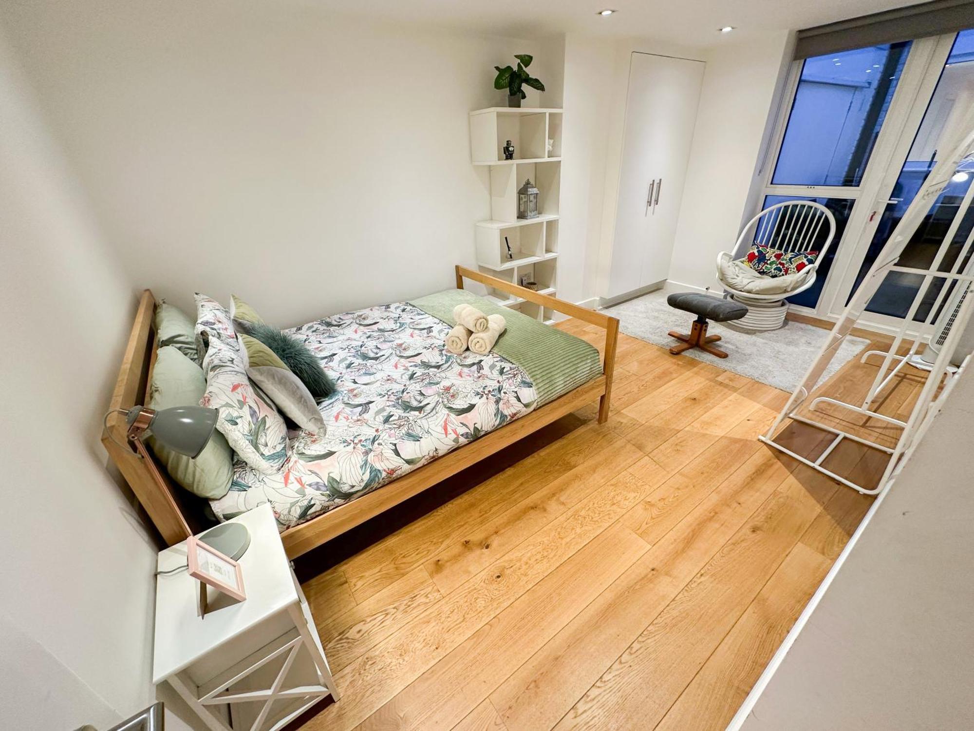 Chic 3 Bedroom Flat With Private Terrace In Holloway Near Finsbury Park London Exterior foto