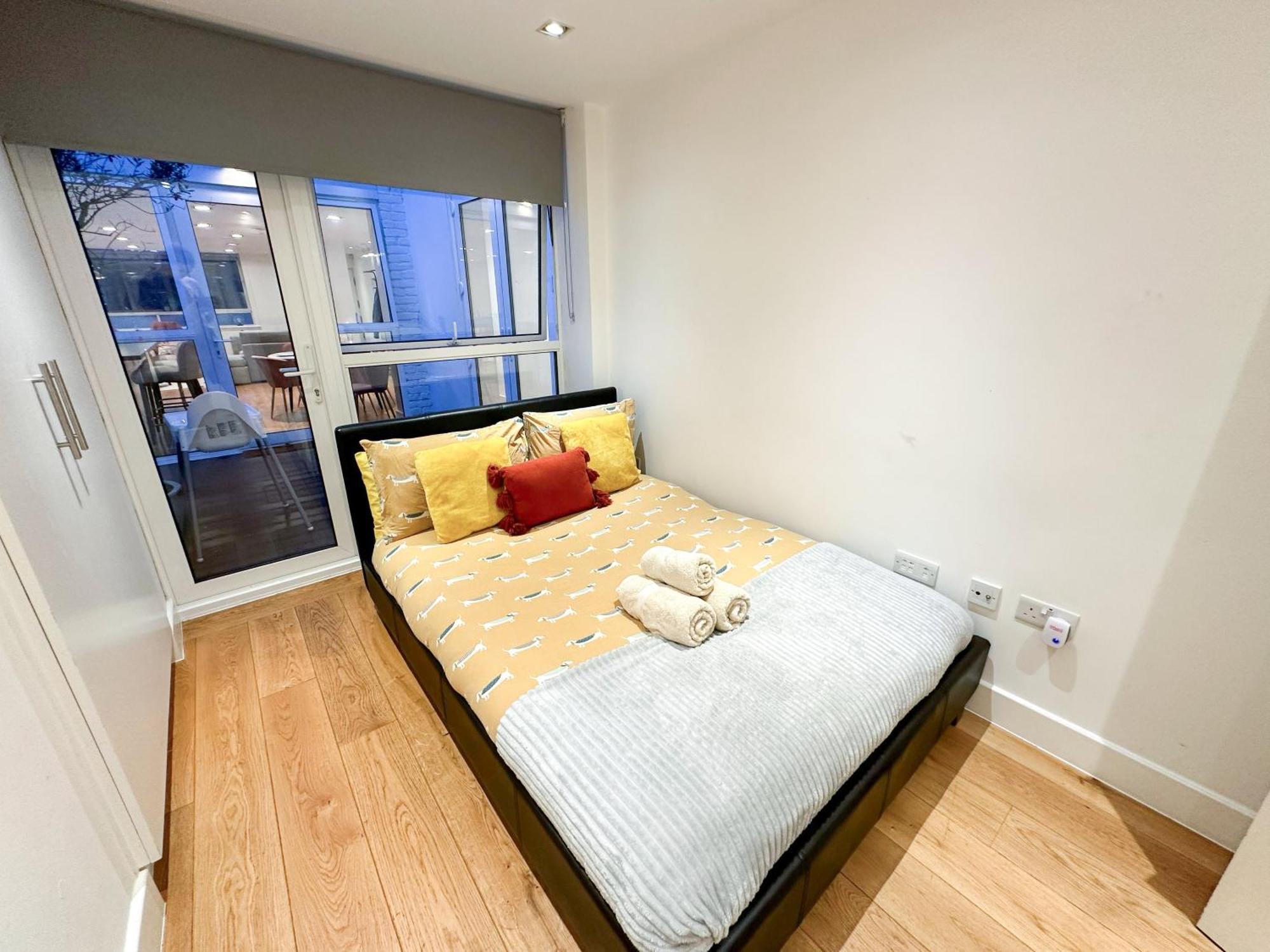 Chic 3 Bedroom Flat With Private Terrace In Holloway Near Finsbury Park London Exterior foto