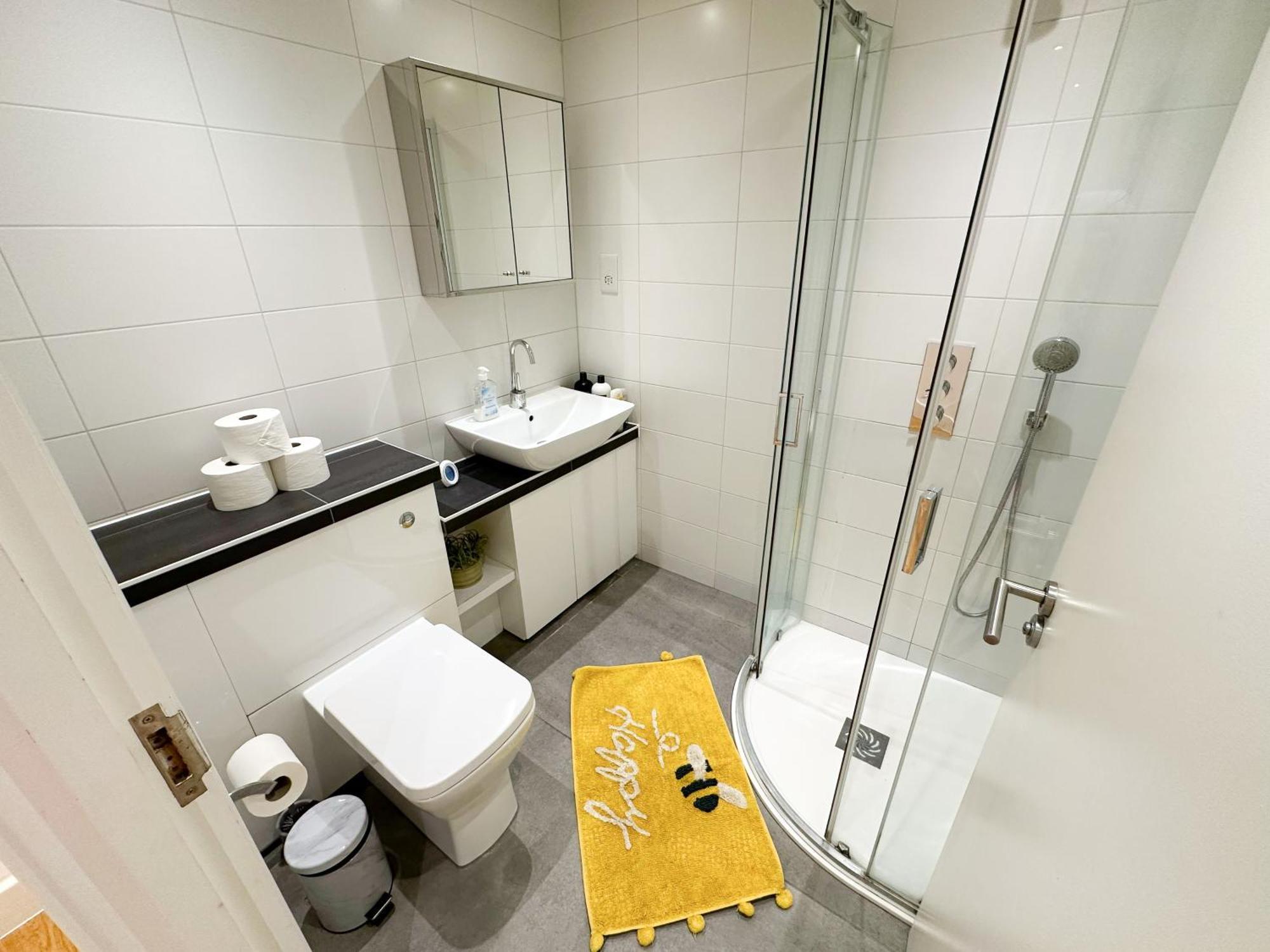Chic 3 Bedroom Flat With Private Terrace In Holloway Near Finsbury Park London Exterior foto