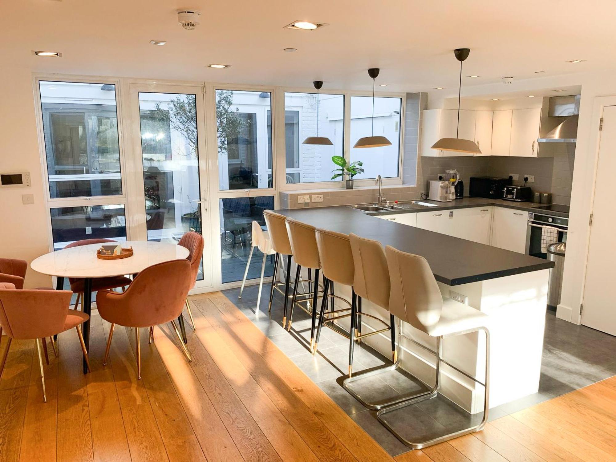 Chic 3 Bedroom Flat With Private Terrace In Holloway Near Finsbury Park London Exterior foto