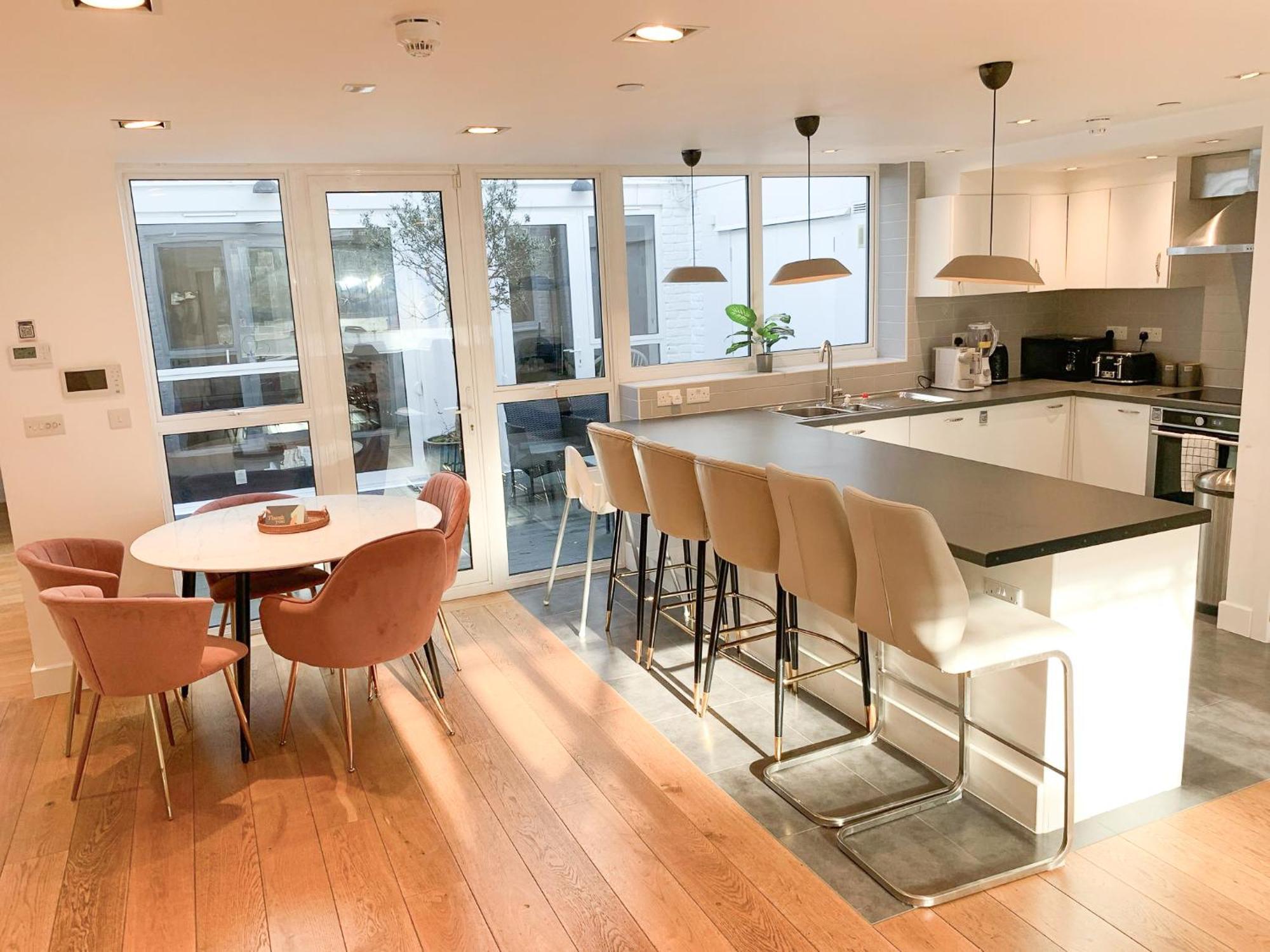 Chic 3 Bedroom Flat With Private Terrace In Holloway Near Finsbury Park London Exterior foto