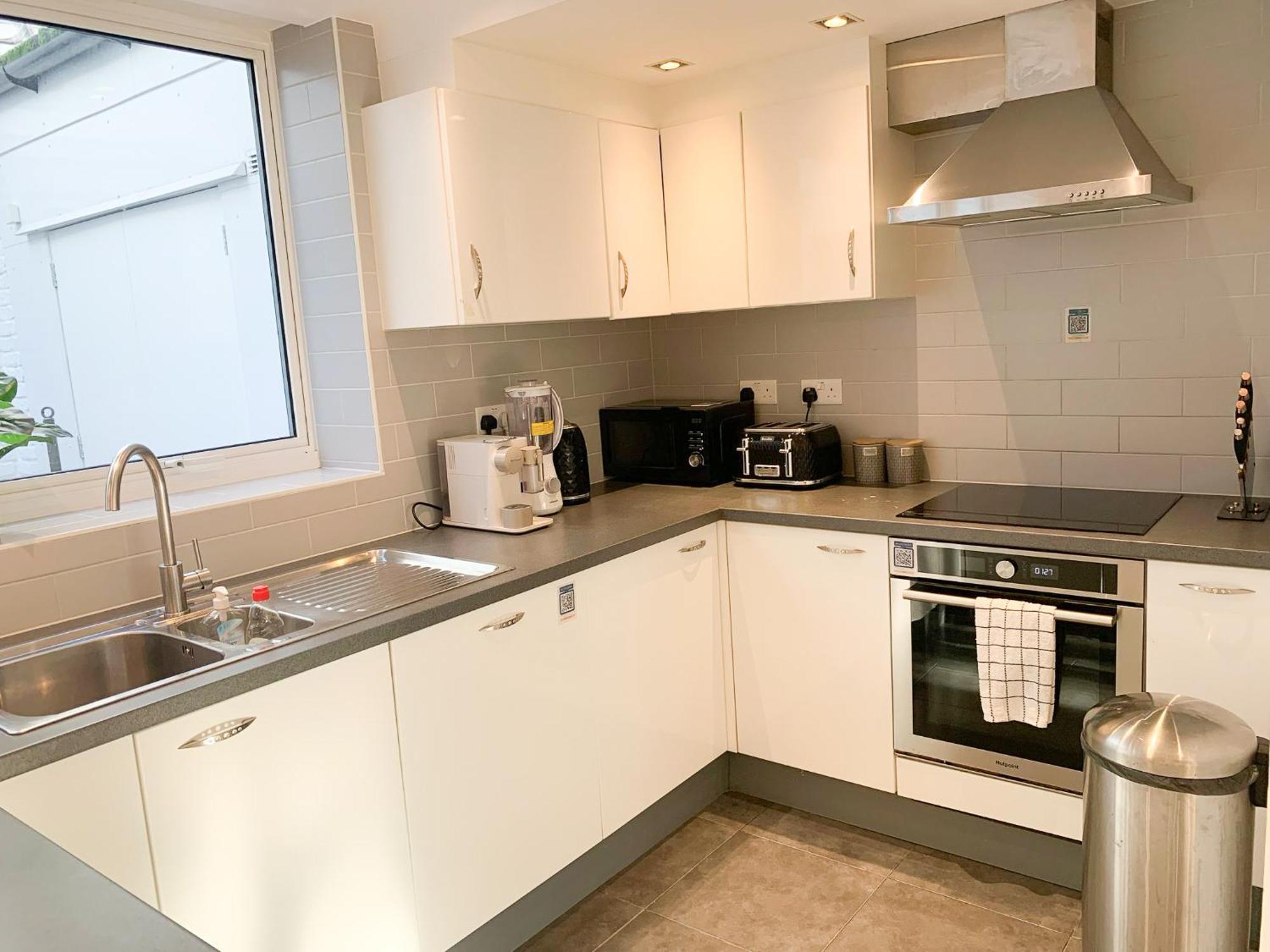 Chic 3 Bedroom Flat With Private Terrace In Holloway Near Finsbury Park London Exterior foto