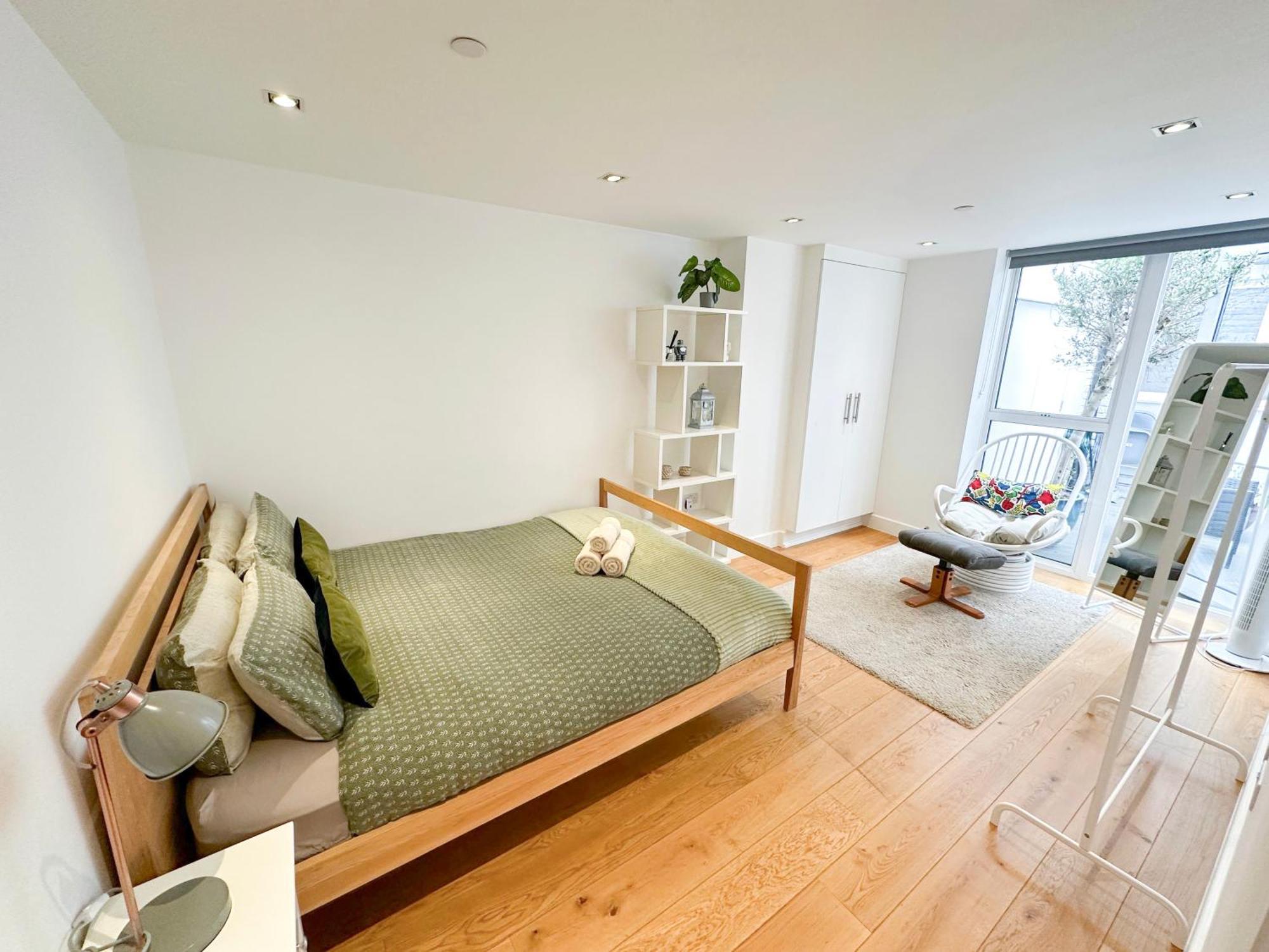 Chic 3 Bedroom Flat With Private Terrace In Holloway Near Finsbury Park London Exterior foto