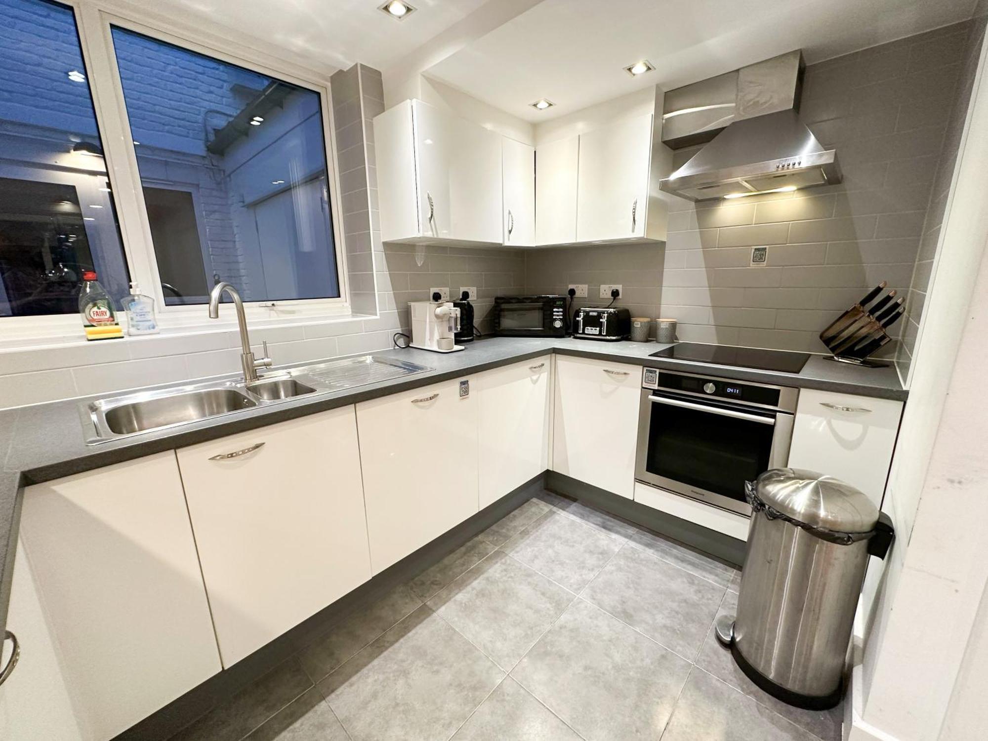 Chic 3 Bedroom Flat With Private Terrace In Holloway Near Finsbury Park London Exterior foto